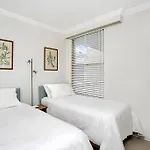 Spf13-Sunny, Spacious, Highly Convenient Apartment
