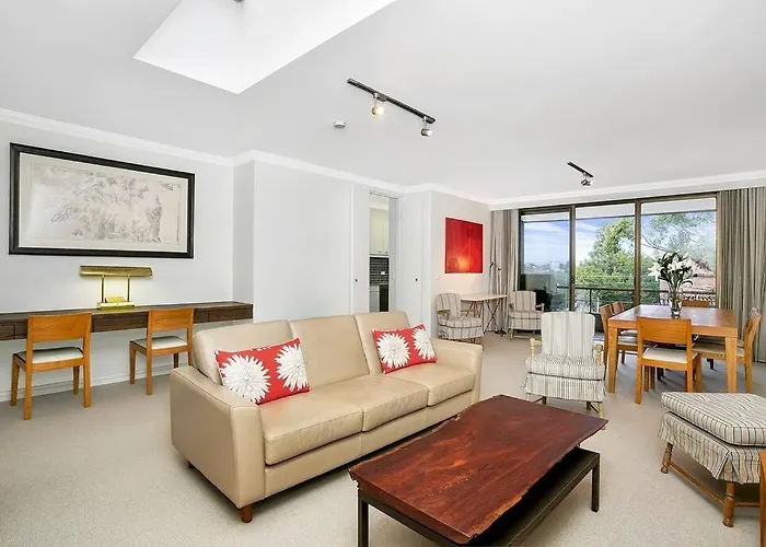 Spf13-Sunny, Spacious, Highly Convenient Apartment